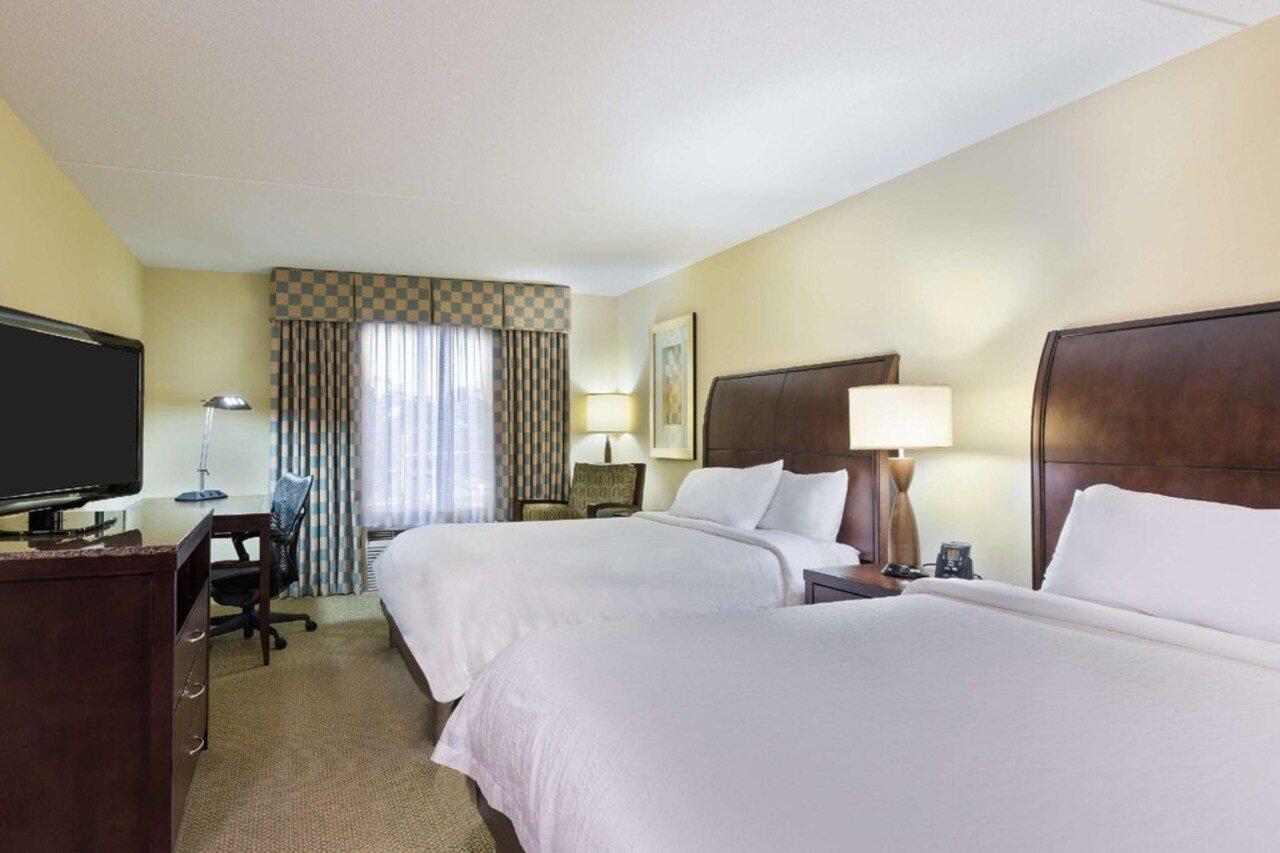 Hilton Garden Inn Waldorf Esterno foto