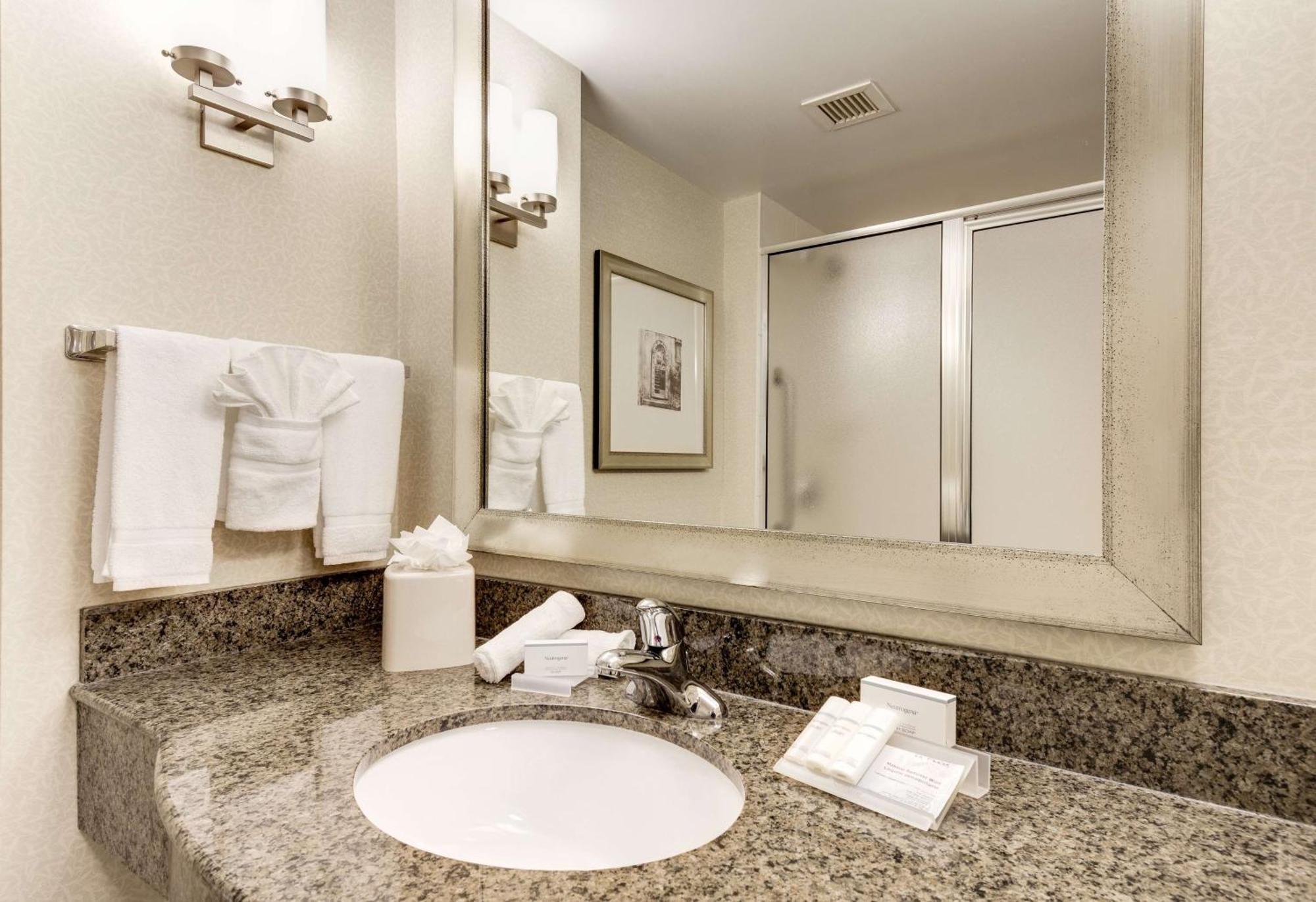 Hilton Garden Inn Waldorf Esterno foto