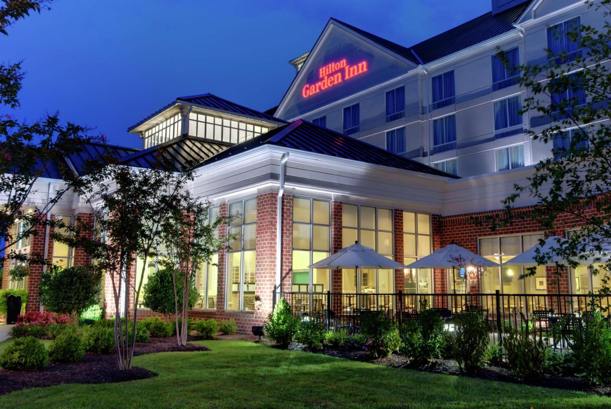 Hilton Garden Inn Waldorf Esterno foto