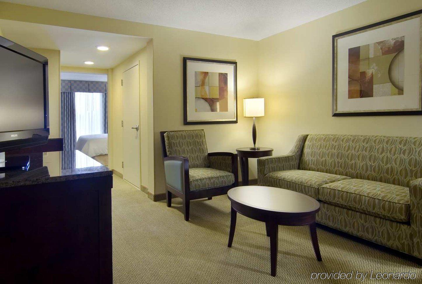 Hilton Garden Inn Waldorf Camera foto