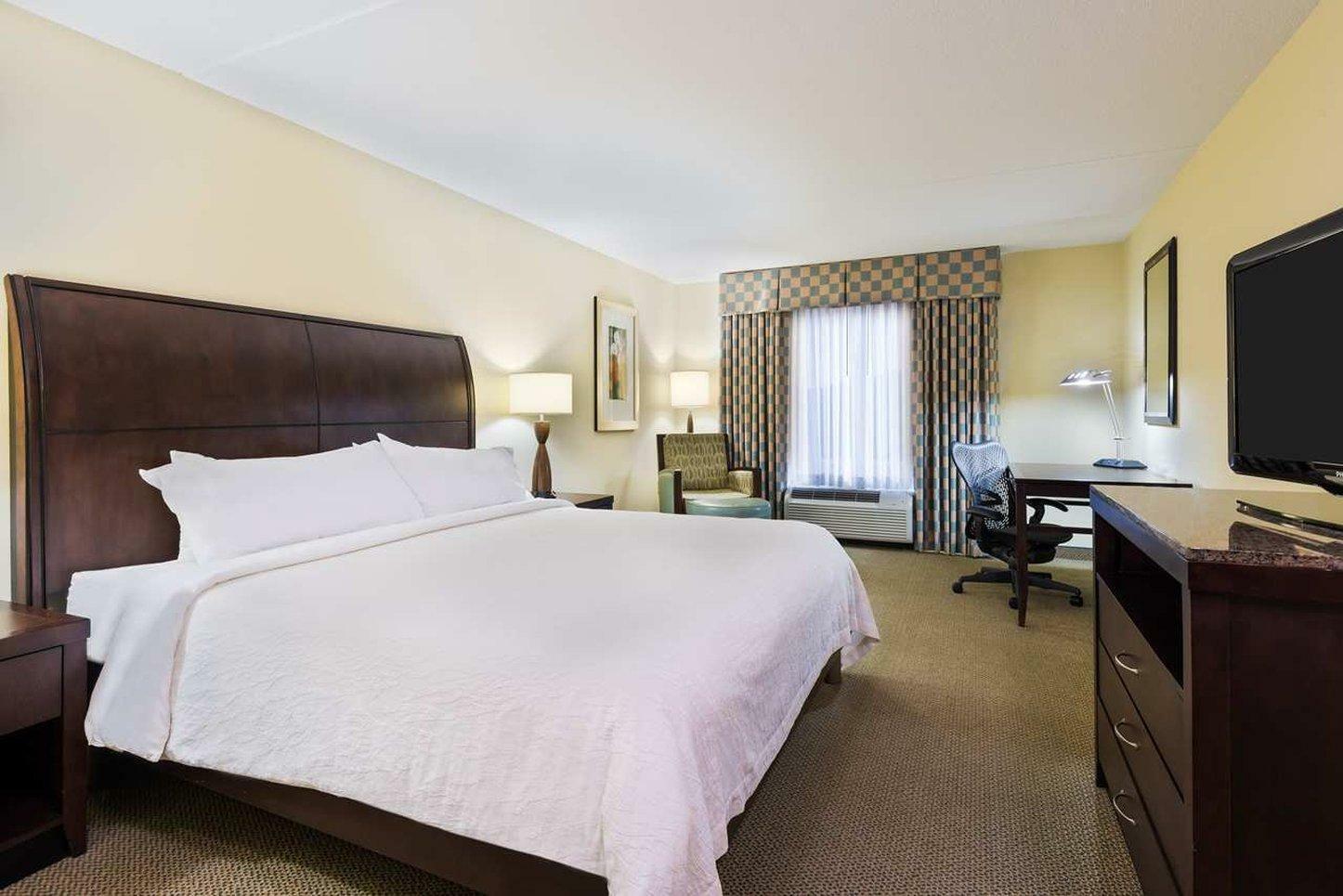 Hilton Garden Inn Waldorf Esterno foto