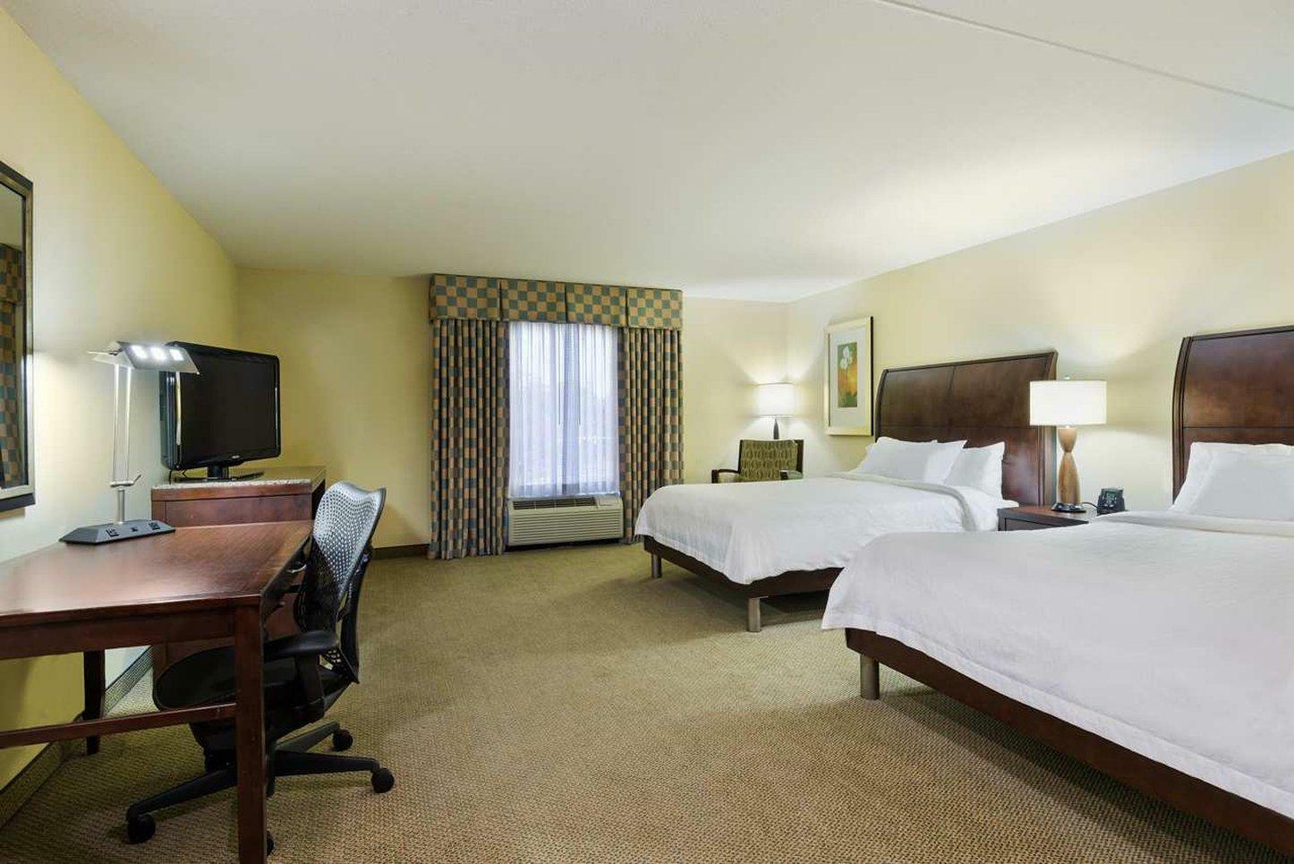 Hilton Garden Inn Waldorf Esterno foto
